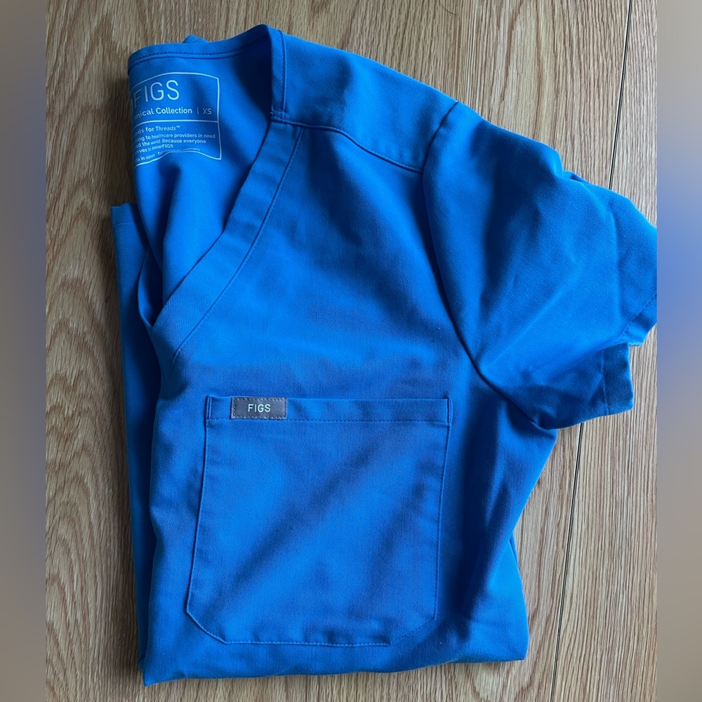 Figs XS Catarina One Pocket Scrub Top - Capri Blue